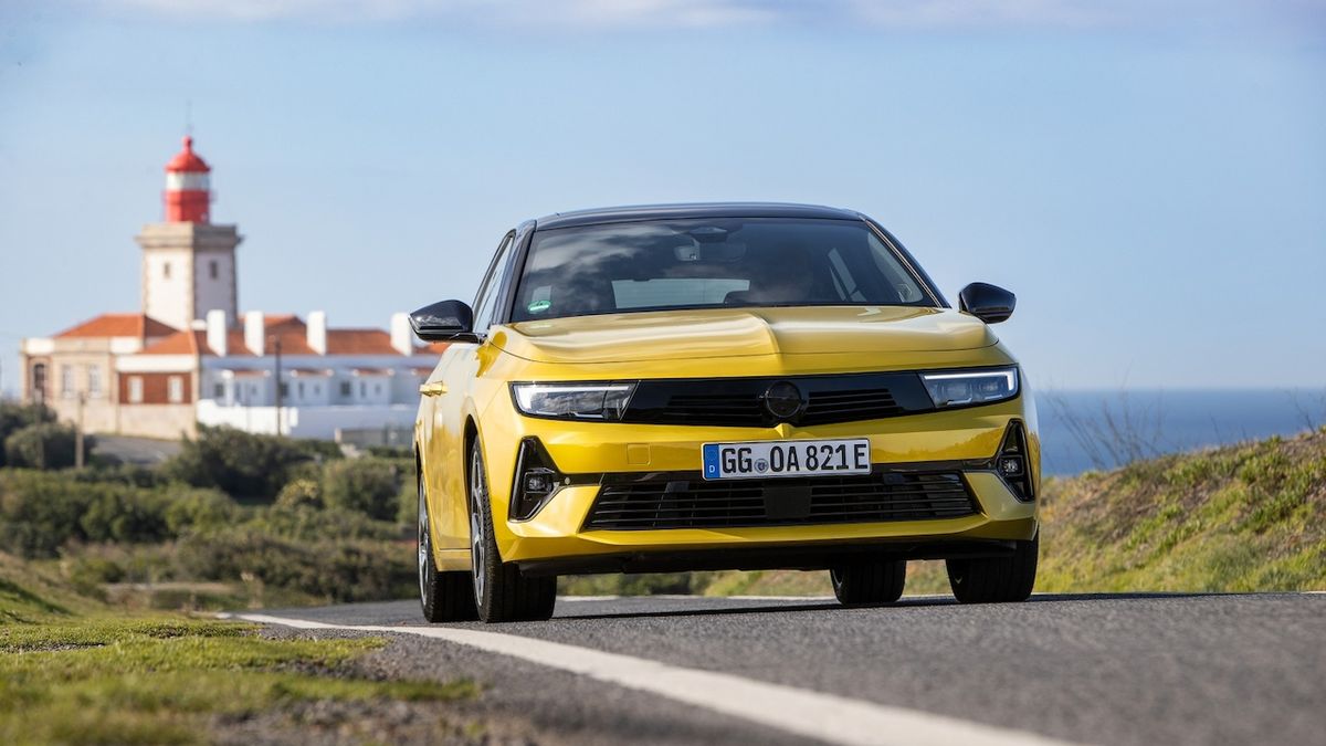 Za volantem nového Opelu Astra: Povedený podvozek i zajímavé detaily